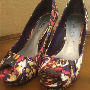DONATED Satin Peep-Toe Pumps